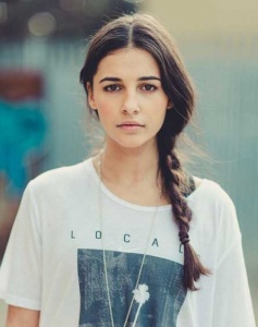 娜歐蜜史考特 Naomi Scott 娜歐蜜史考特 Naomi Scott