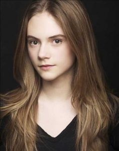 艾米麗雅瓊斯 Emilia Jones 艾米麗雅瓊斯 Emilia Jones