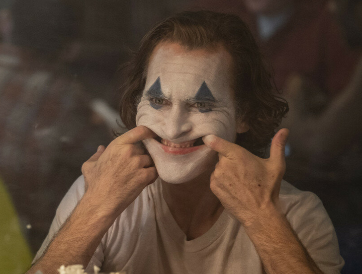 【小丑】是否共存於DC宇宙中？導演陶德菲利普斯親自解答