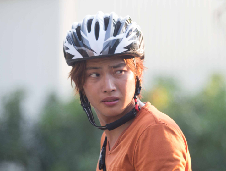 「被演員耽誤的運動員」張庭瑚【轉彎之後】衝浪、騎車運動全能 「被演員耽誤的運動員」張庭瑚【轉彎之後】衝浪、騎車運動全能