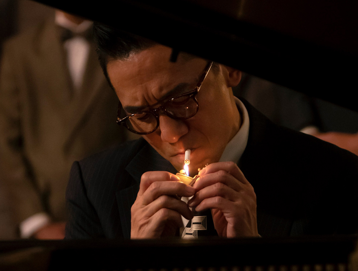 梁朝偉為【風再起時】苦練鋼琴,壓力山大天天打電話罵導演發洩 梁朝偉為【風再起時】苦練鋼琴,壓力山大天天打電話罵導演發洩