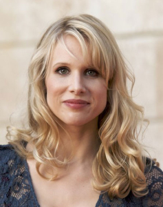 露西普恩琪 Lucy Punch