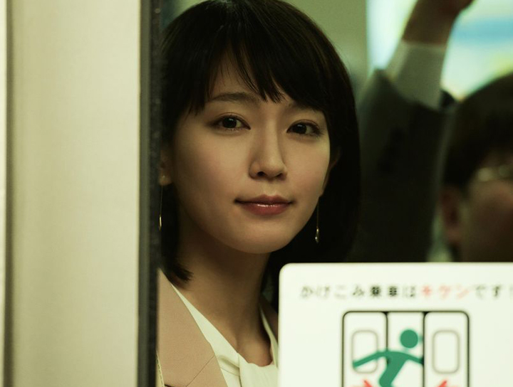 究竟哪一邊才是真實世界？東野圭吾推理愛情暢銷作搬上大銀幕