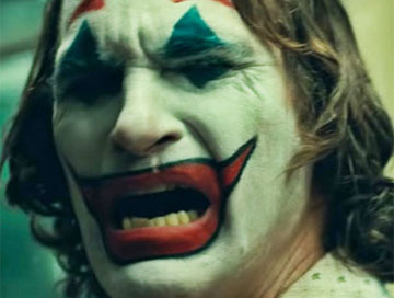 【小丑】編導解釋片中那個與蝙蝠俠有關的設定
