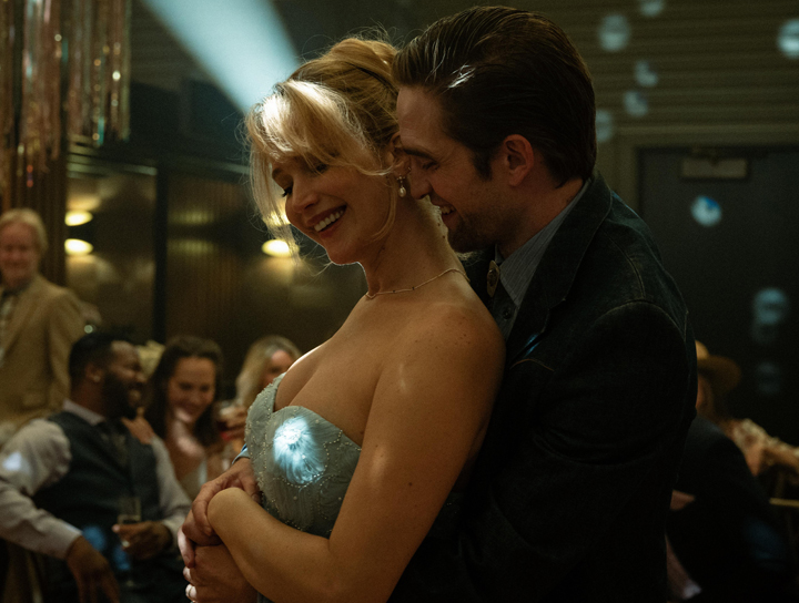 珍妮佛勞倫斯的復仇？一雪沒能和羅伯派汀森演「暮光之城」之恥！