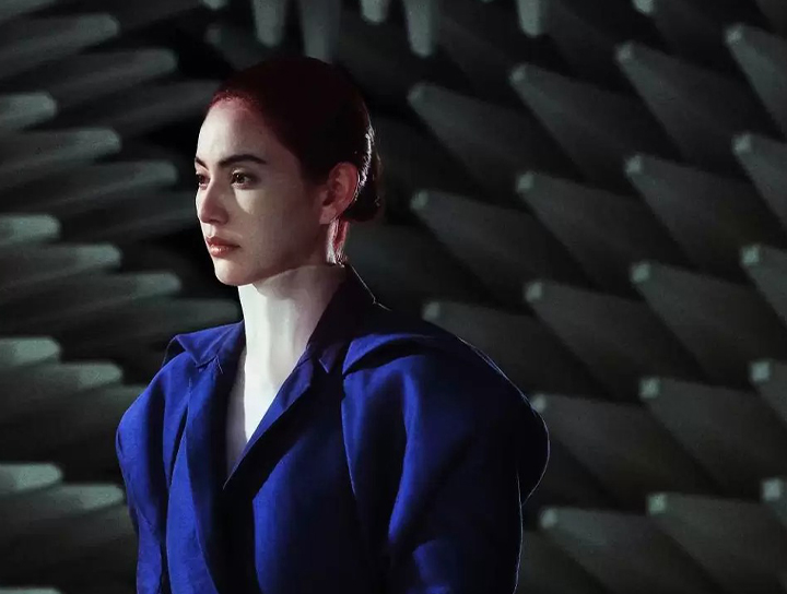 當人愛上吸塵器？年度話題【有用的鬼】腦洞炸裂的非典型愛情鬼片