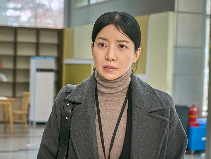 居家攝影機竟拍到詭影？【母親童靈眼】韓國恐怖新作掀母愛守護戰