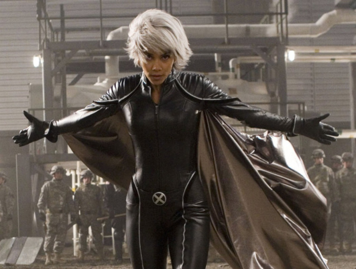 荷莉貝瑞回憶【X戰警2】片場與導演對峙的情景：「那是我人生中最棒的一天！」